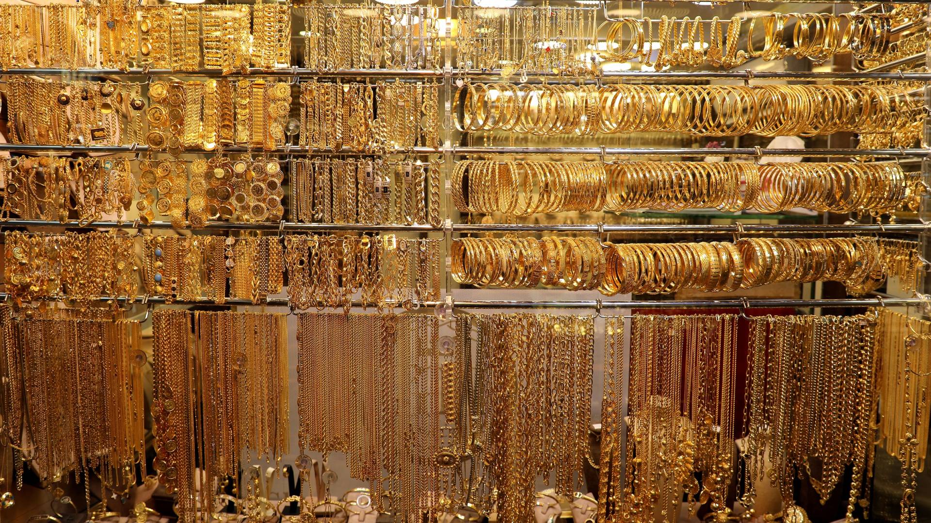 تراجع أسعار الذهب والليرات في الأردن يوم الثلاثاء