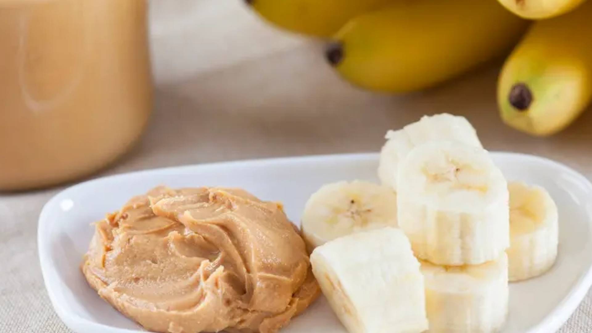 4 فوائد لجمع الموز مع زبدة الفول السوداني لصحة القلب والسكر