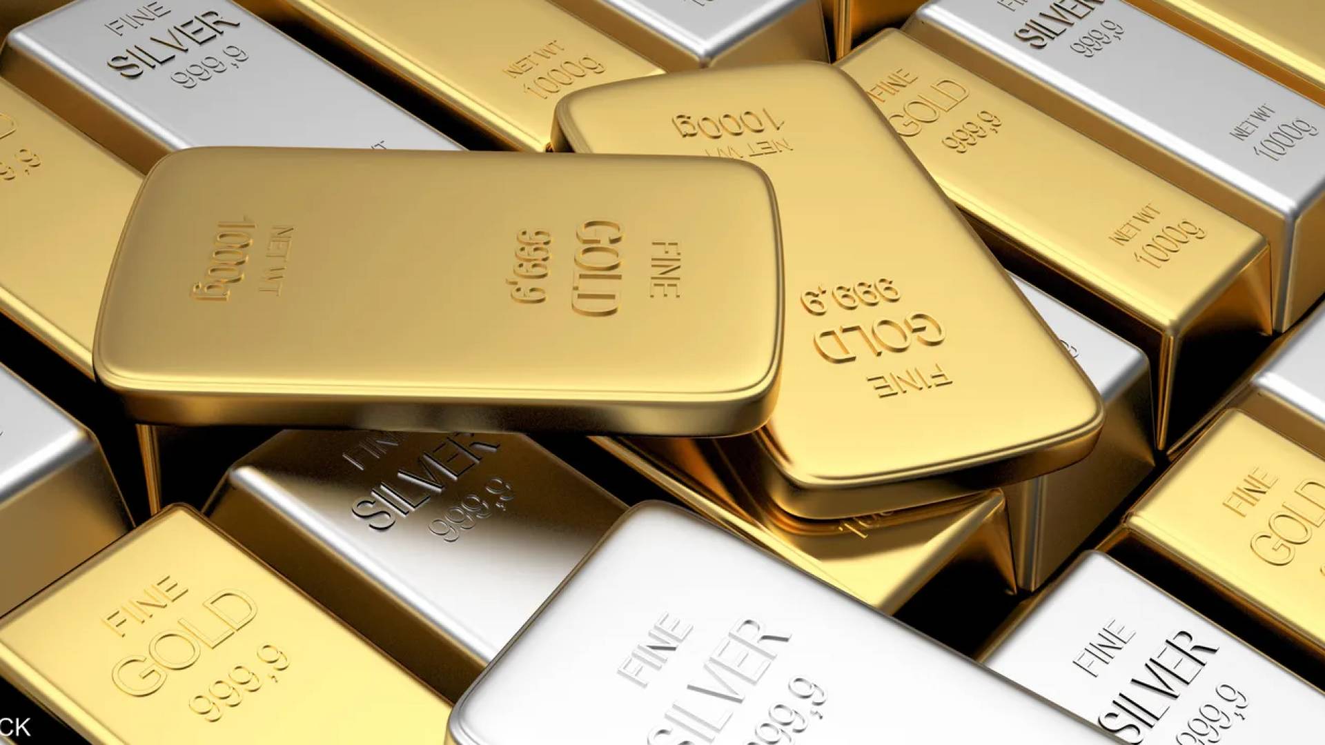 الذهب يرتفع مدعوما ببيانات الوظائف الضعيفة.. والفضة تسجل مستوى قياسيا جديدا