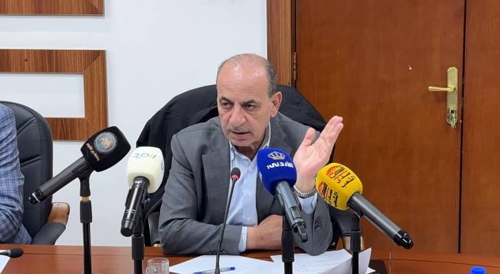 وزير الادارة المحلية والبلديات وليد المصري