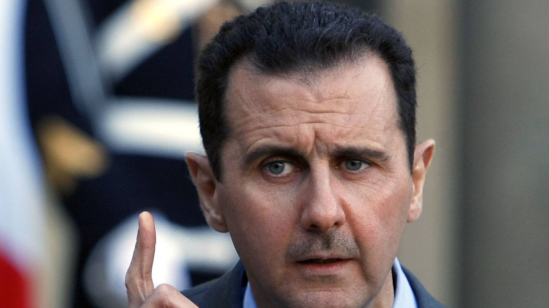 تسجيلات مسربة لبشار الأسد و لونا الشبل تثير الجدل.. "ينفقون على المساجد وما معهم ياكلوا"