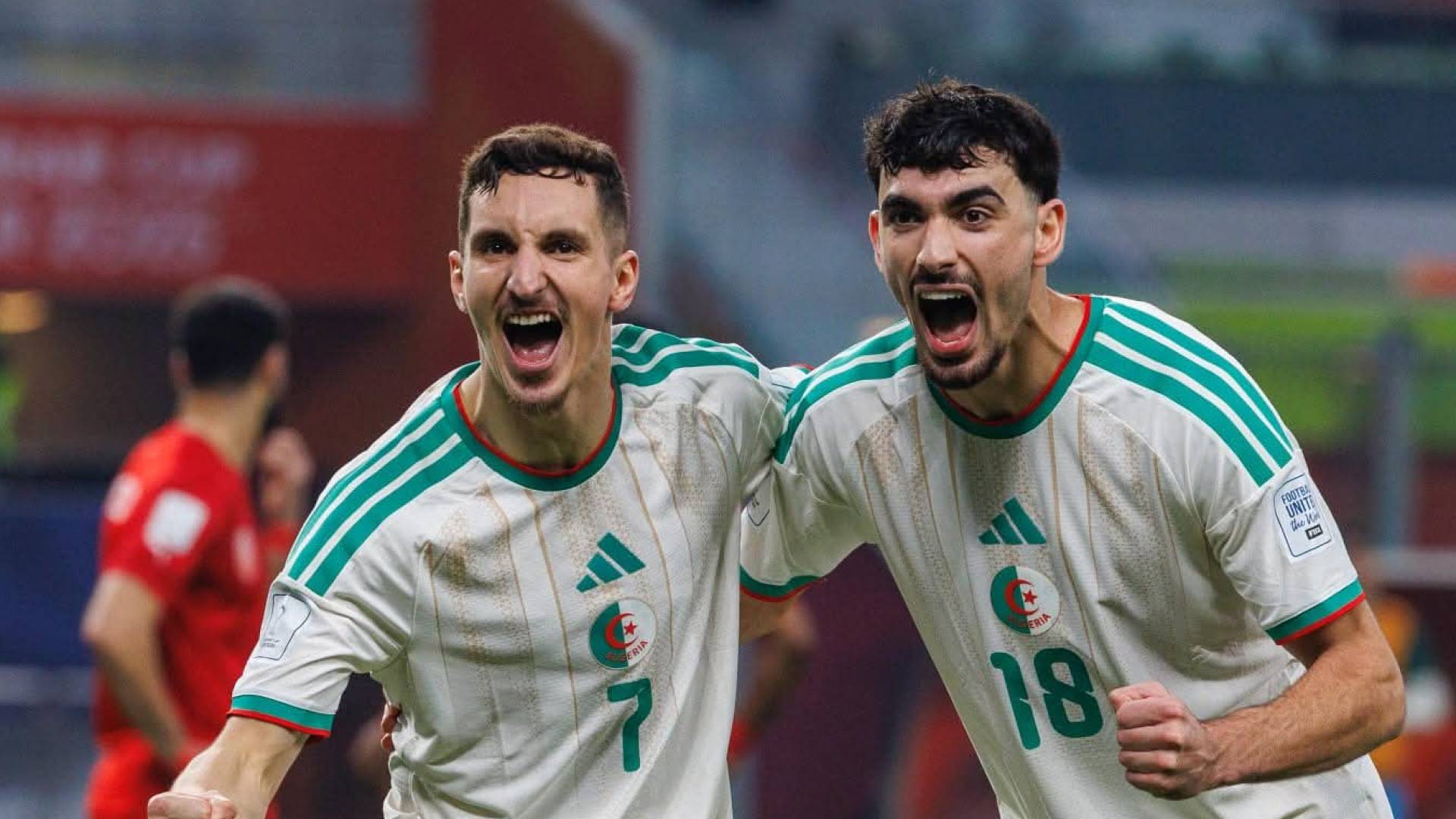 "محاربو الصحراء" يزأرون بخماسية.. الجزائر تفوز على البحرين وتتصدر مجموعتها في كأس العرب