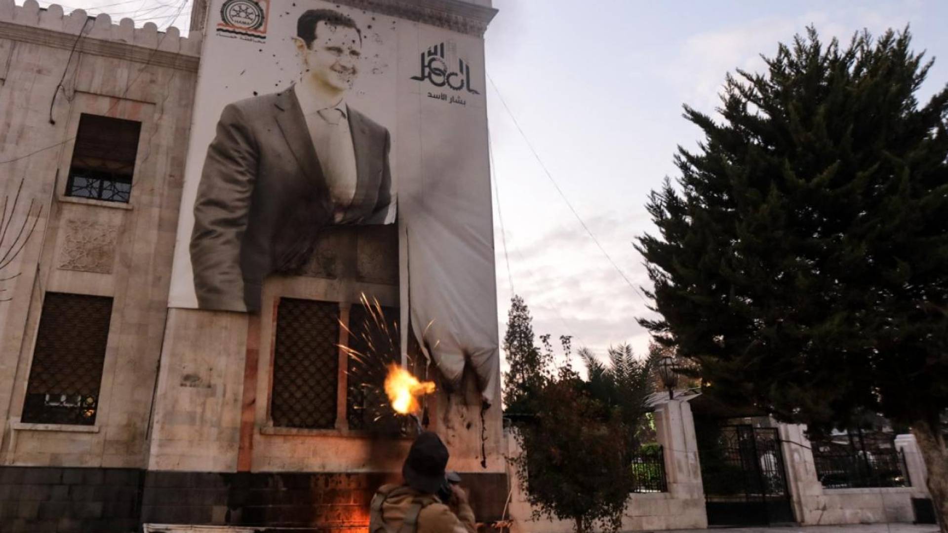 "اللحظة الفاصلة".. كيف تحولت "همسات" السوريين إلى وثائق إدانة وأعادت دمشق إلى محيطها؟