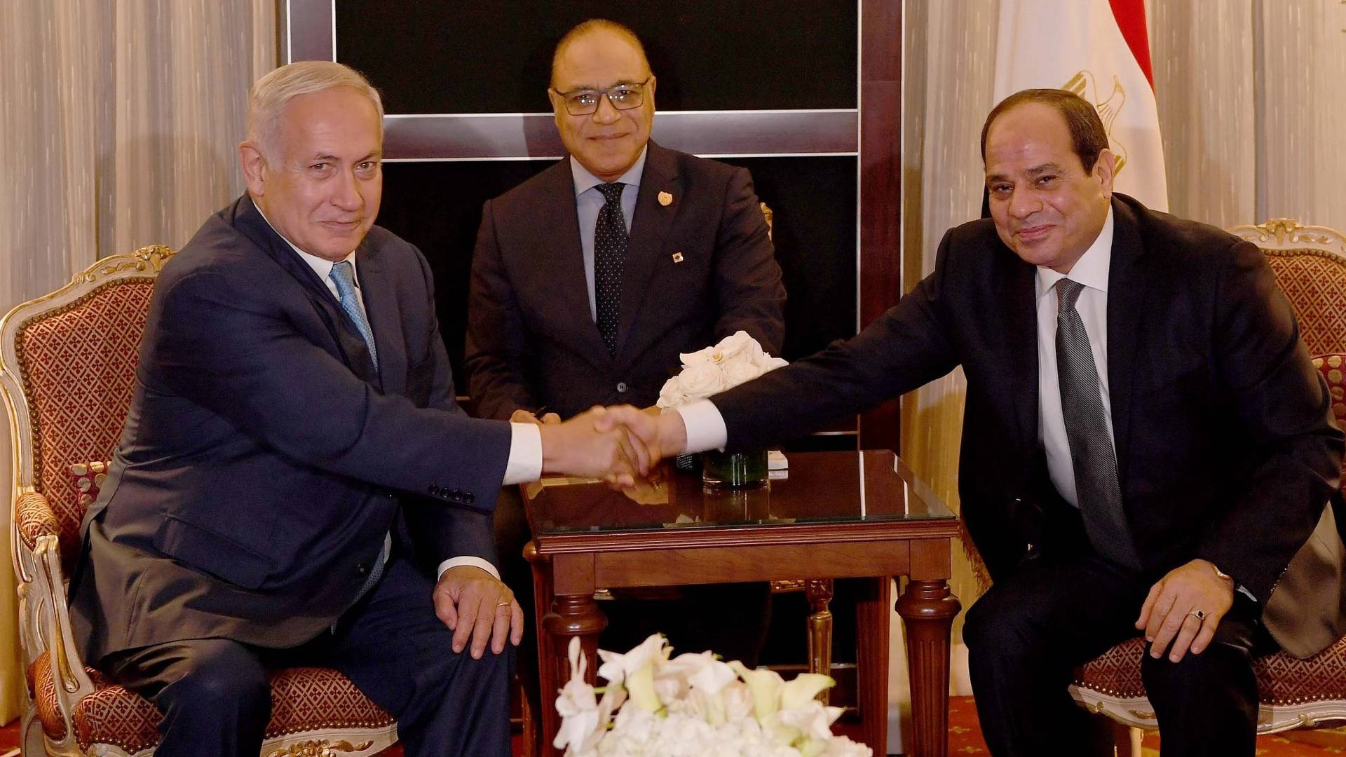 أكسيوس: البيت الأبيض يسعى لعقد قمة بين نتنياهو والسيسي بوساطة أمريكية
