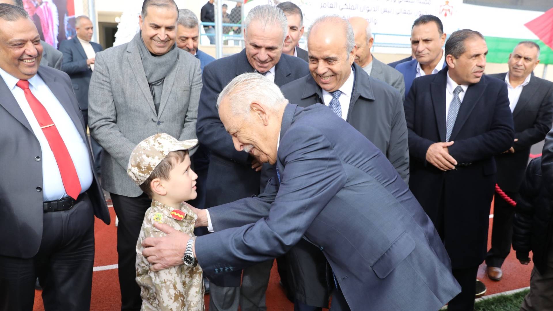 مندوبا عن الملك.. العيسوي يفتتح مدرستين نموذجيتين في عمان وملعبا في مأدبا