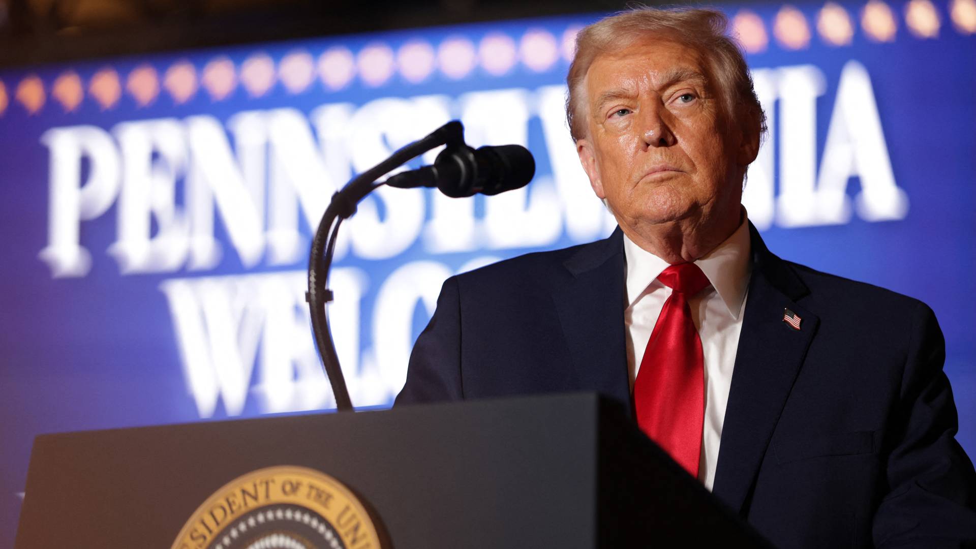 الرئيس الأمريكي دونالد ترمب يعلن الافصاح عن اعضاء "مجلس السلام" لغزة في 2026.. فيديو