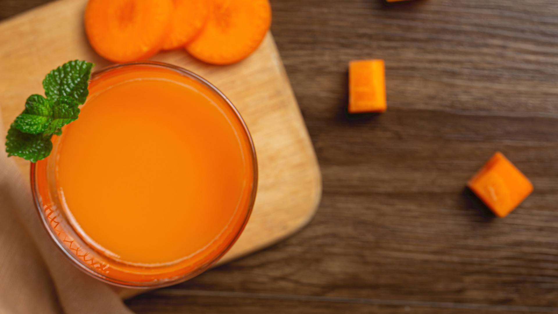 مزيج الجزر و الليمون والبرتقال يعزز امتصاص الحديد ويحارب الالتهابات