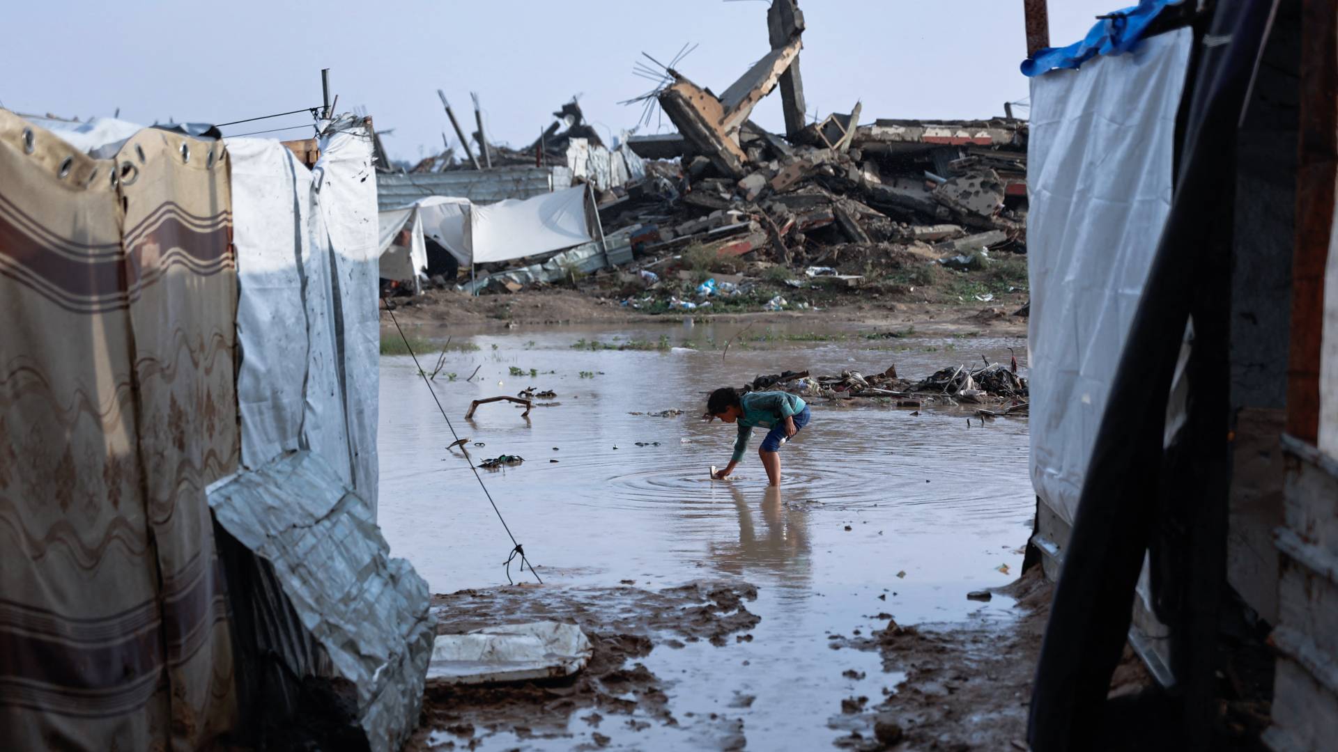 "حكومة غزة" تكشف حصيلة الضحايا والانهيارات في منخفض "بيرون" القطبي حتى الجمعة