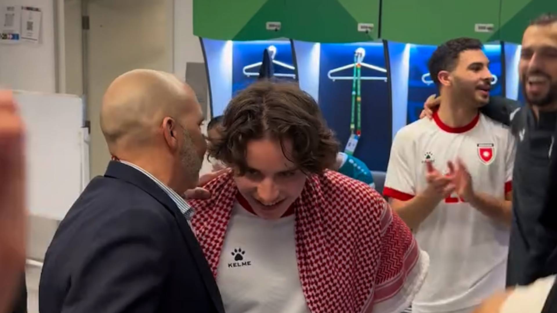 مدرب النشامى يشيد بدعم الأميران علي وهاشم للمنتخب الأردني.. فيديو