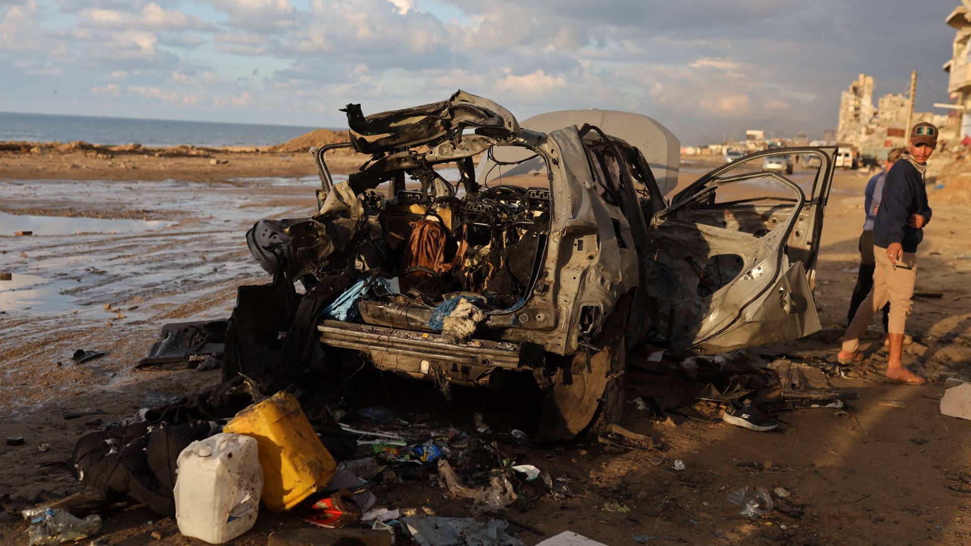 أول تعليق من حماس على قصف الاحتلال لمركبة في غزة زعم استهداف قيادي في القسام داخلها #عاجل 