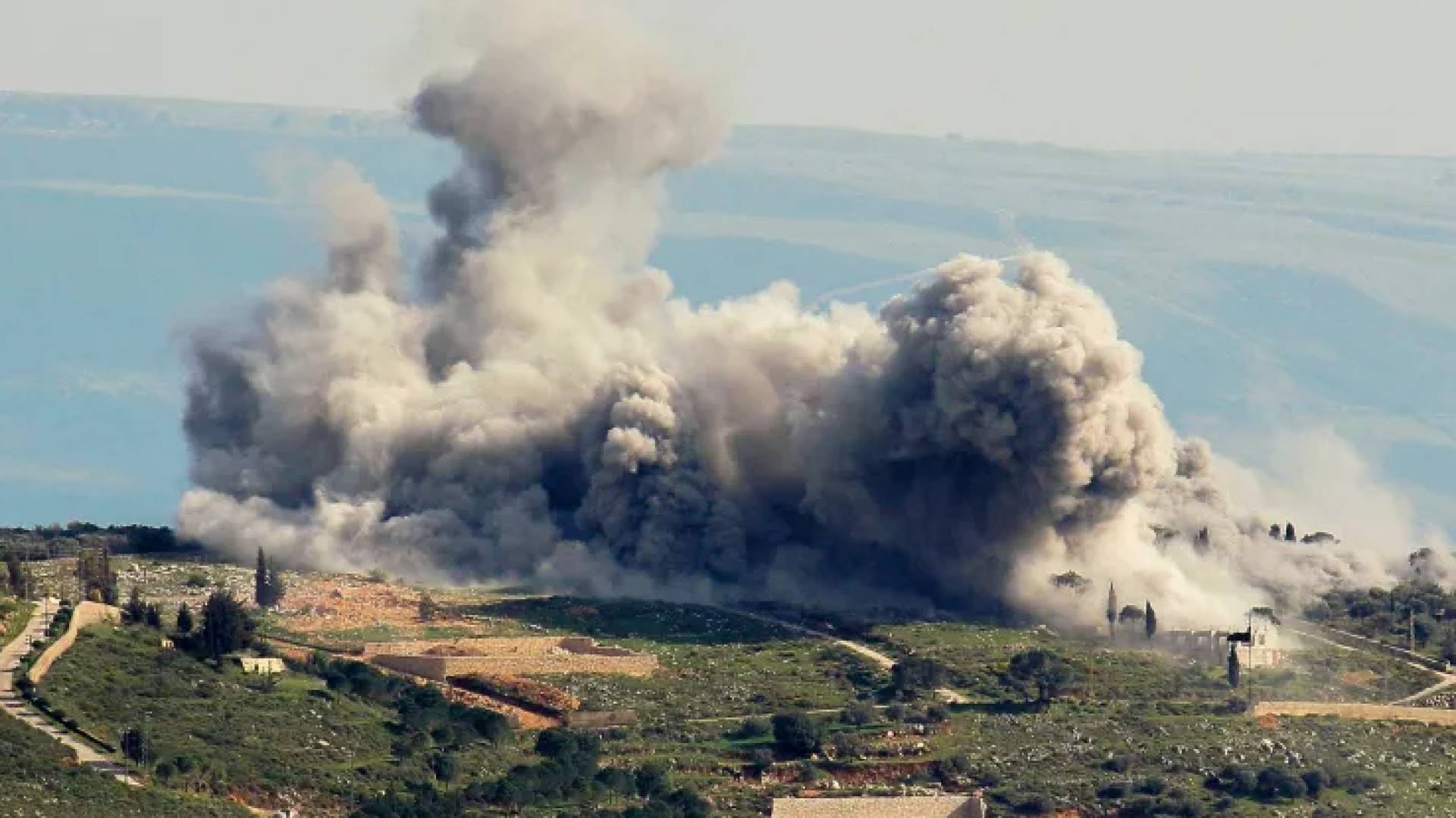 تدمير جرافة جنوب لبنان في خرق جديد لاتفاق وقف إطلاق النار