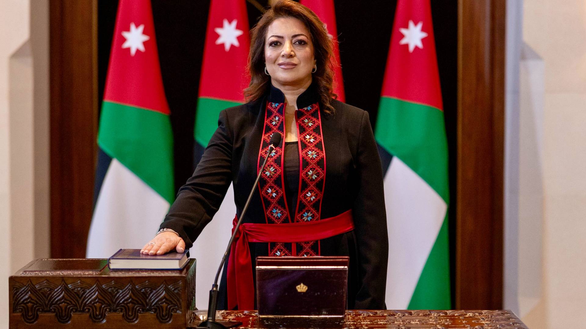 سفيران جديدان يؤديان اليمين القانونية أمام الملك 