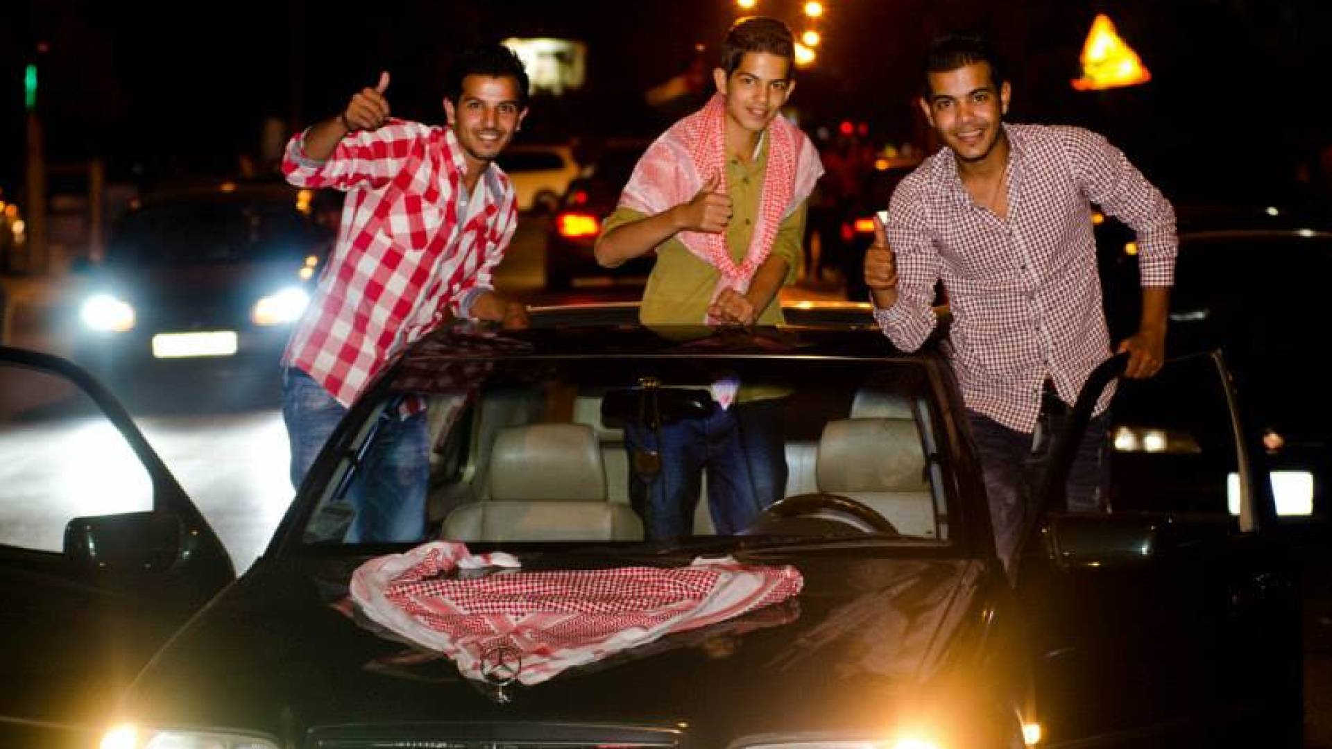 "الكأس إلنا".. كاميرا رؤيا ترصد فرحة الأردنيين وتوقعاتهم لمباراة النشامى مع المنتخب السعودي 