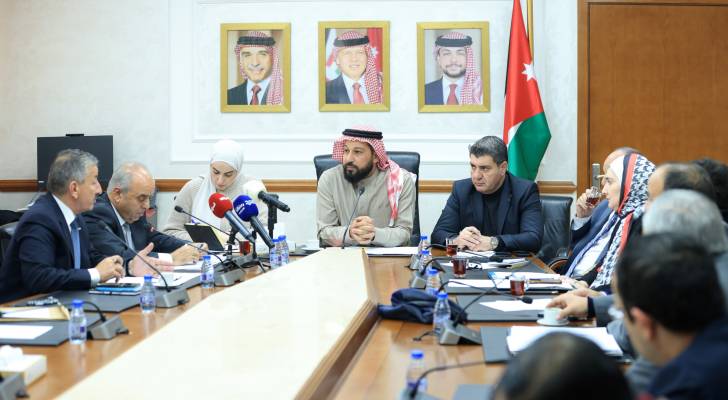 لجنة التربية والتعليم النيابية مع بحضور وزير التربية والتعليم عزمي محافظة