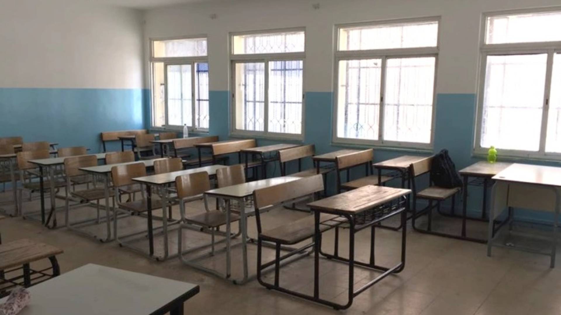 تأخير دوام طلبة المدارس في البادية الجنوبية إلى العاشرة صباحا الأربعاء بسبب الأحوال الجوية #عاجل 