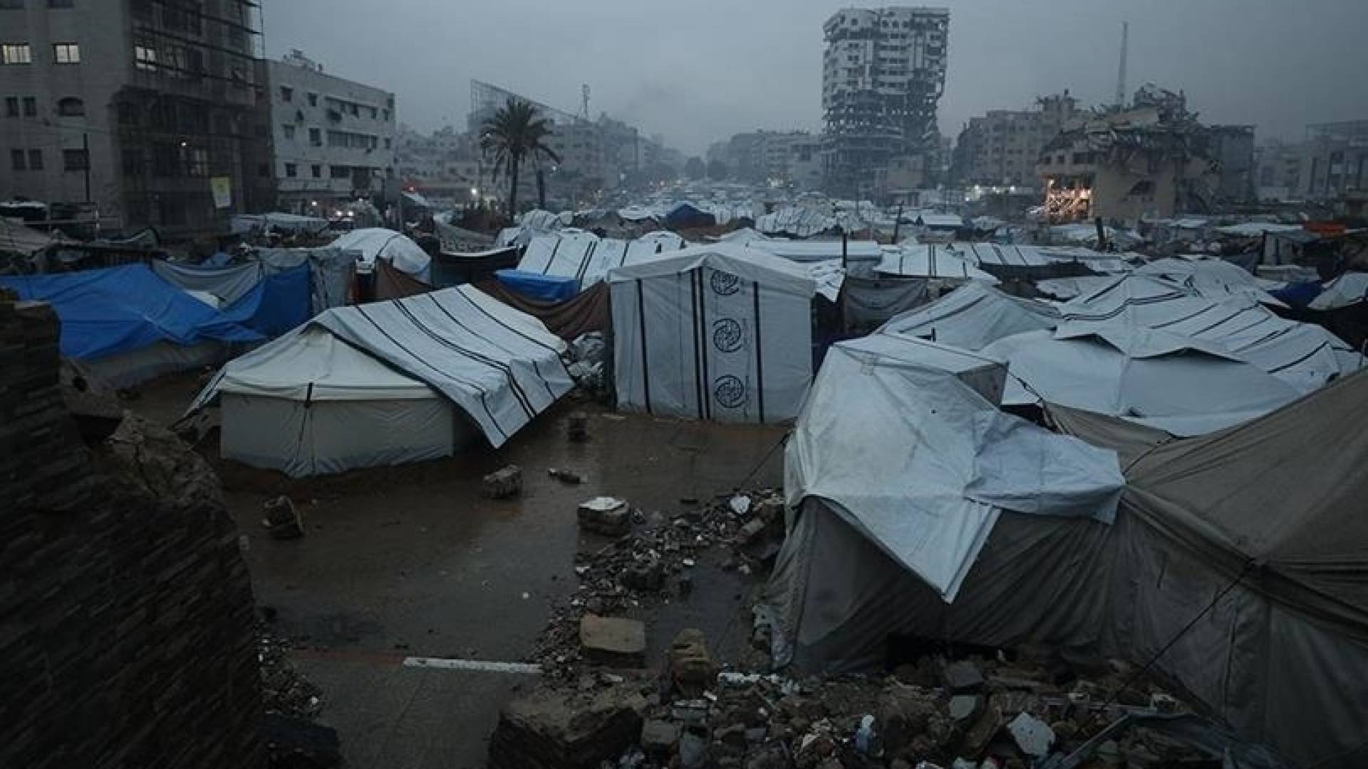 موجة طقس شديدة تضرب المنطقة العربية.. وغزة الأكثر تضررا