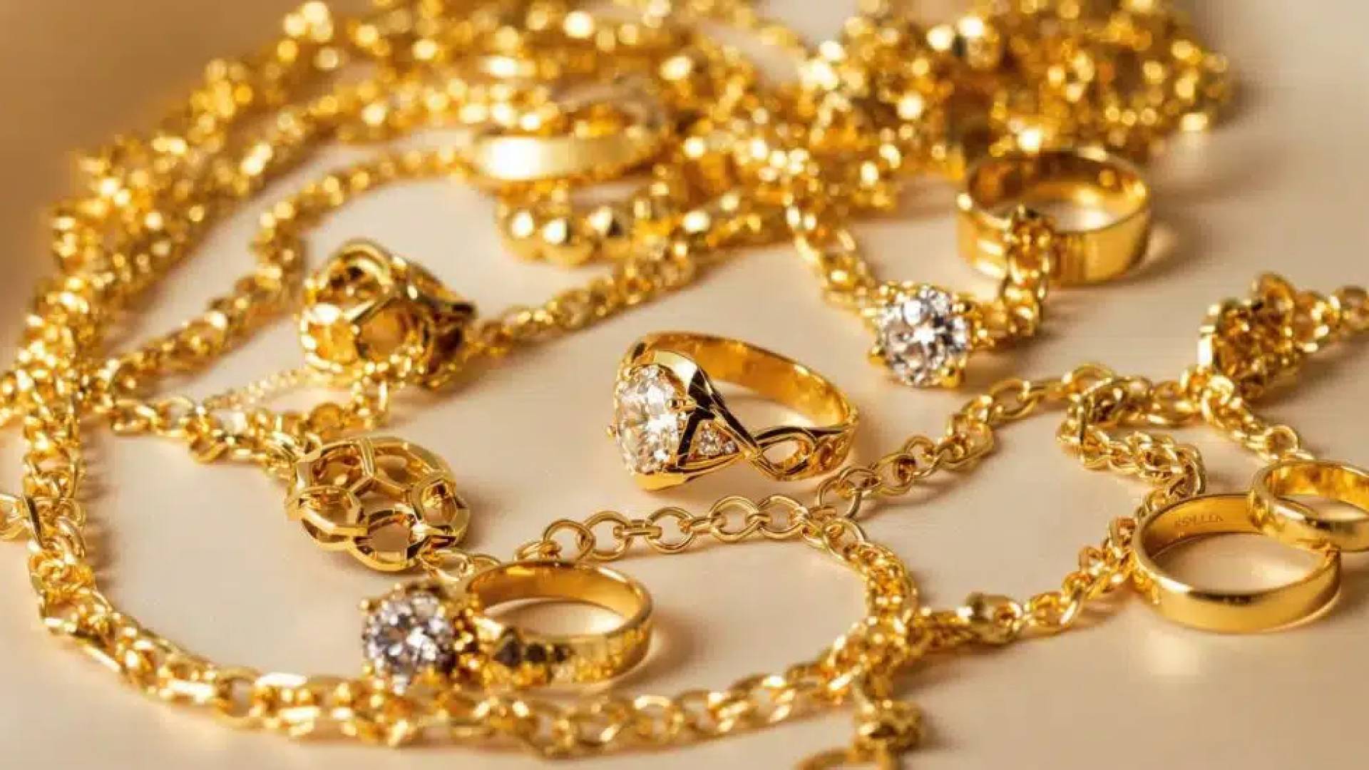 الذهب يلتقط أنفاسه قرب 4,366 دولارا والأسواق تترقب اختراق القمة التاريخية