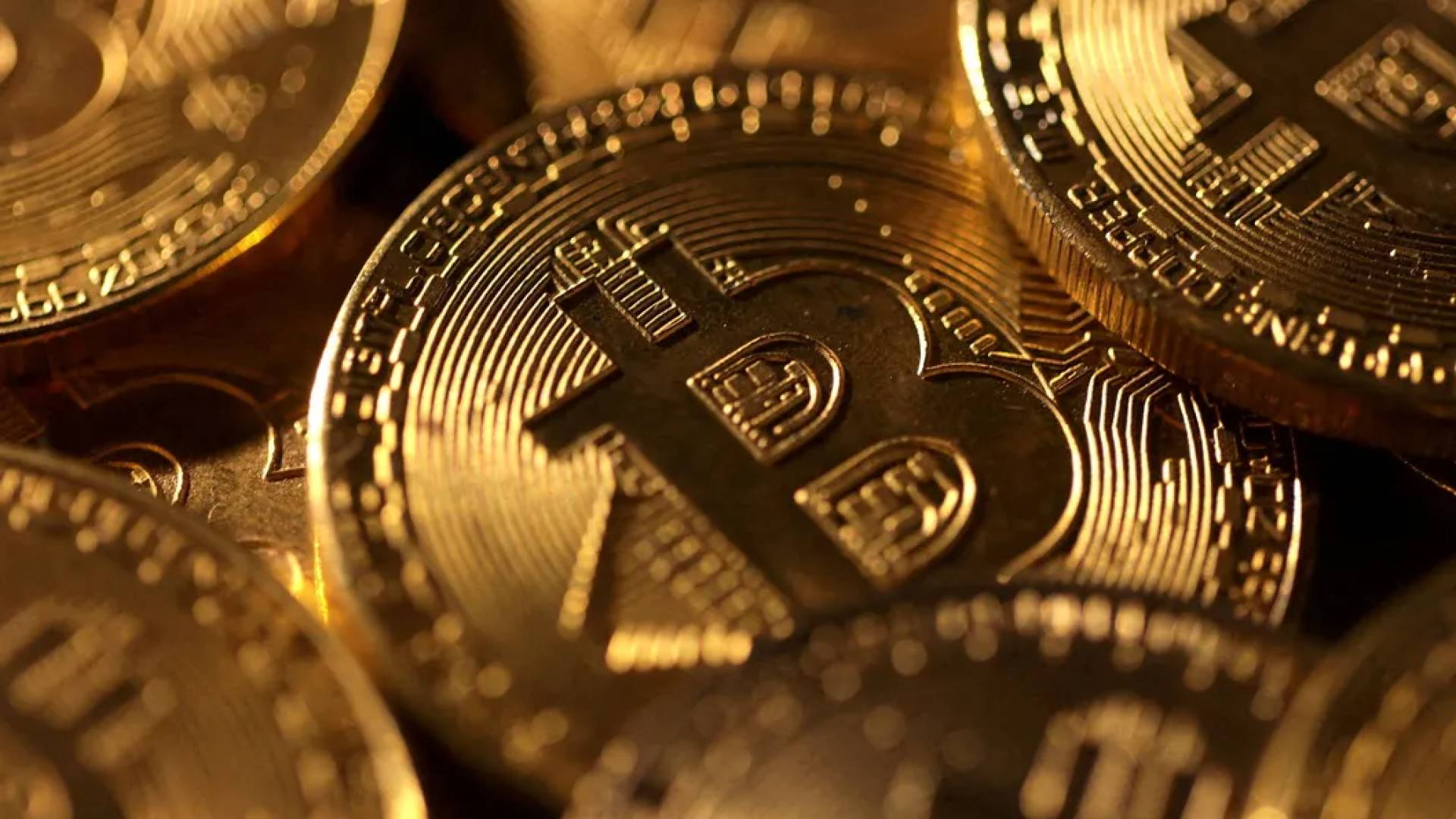 تراجع الزخم.. بيتكوين تفقد 700 دولار وتعود لاختبار 86 ألف دولار