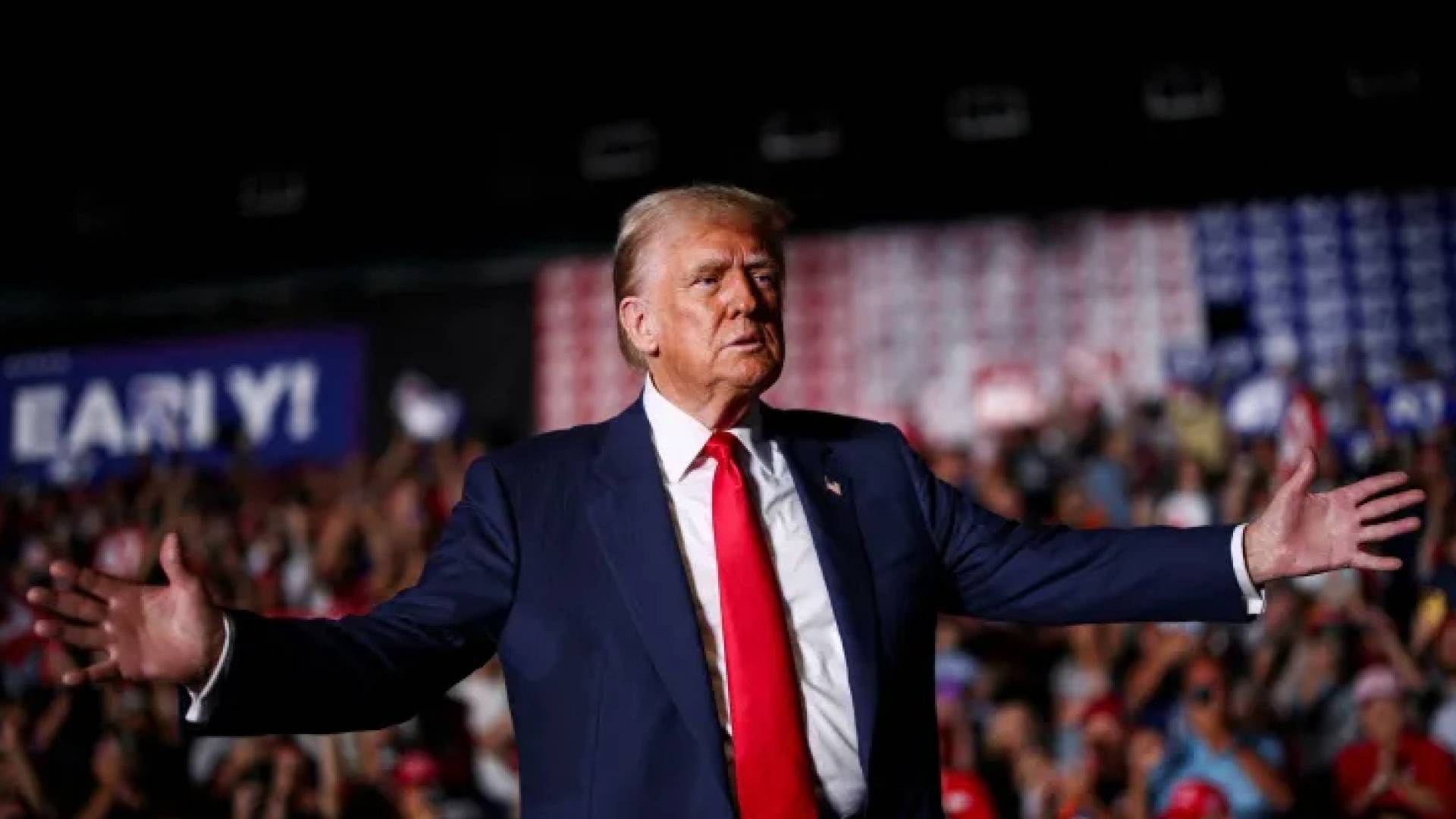 "ثغرة دستورية".. ديرشويتز يبلغ ترمب بإمكانية "الولاية الثالثة" والبيت الأبيض يعلق