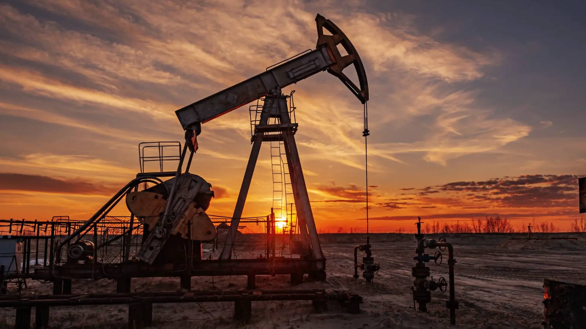 ارتفاع أسعار النفط بعد قيود على ناقلات فنزويلية