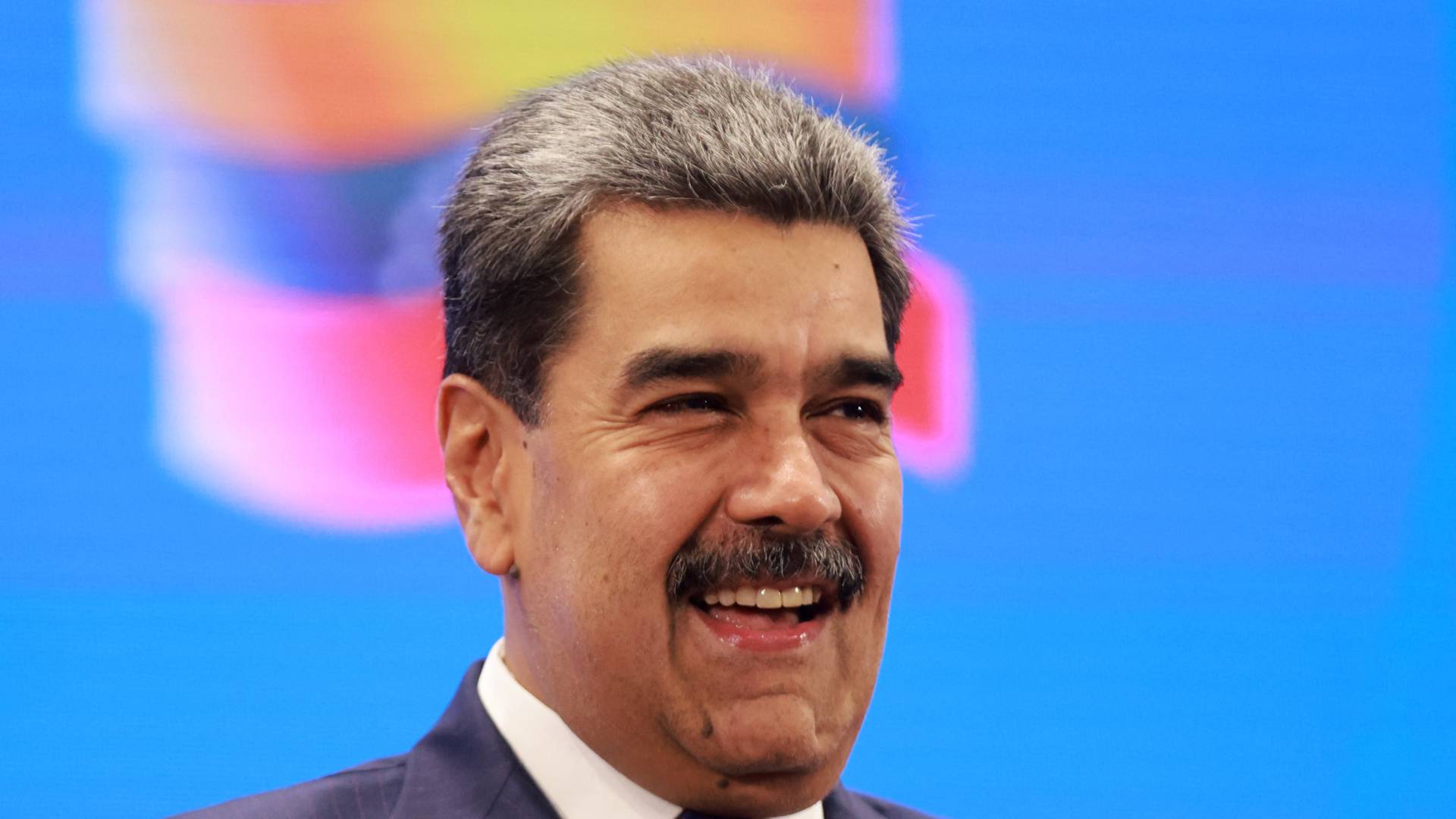 واشنطن: تصف نظام مادورو بالإرهابي وتؤكد "لا صفقات مع من يحمي العصابات" 