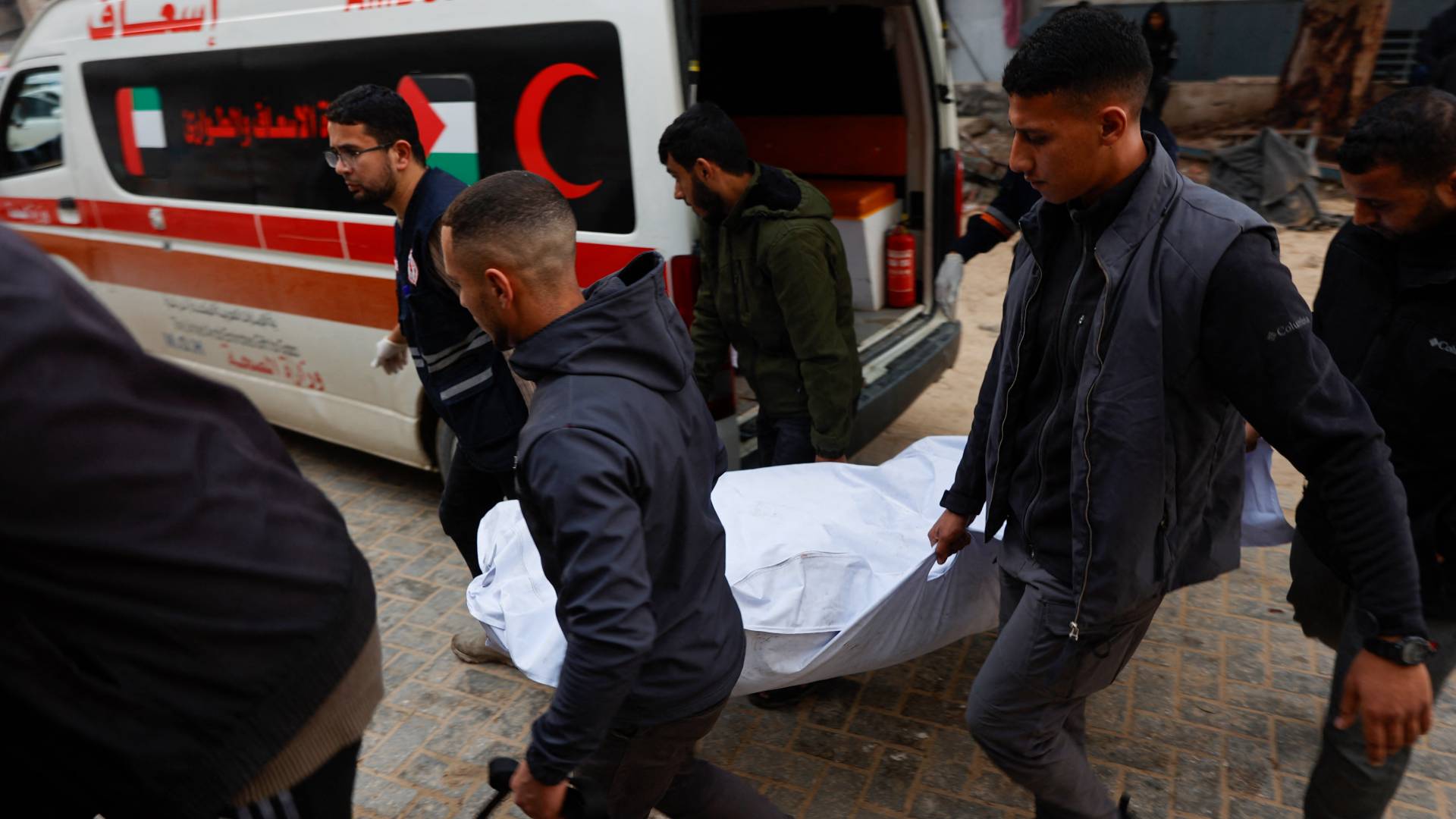 مصادر فلسطينية: شهداء وجرحى بقصف للاحتلال على مدرسة في حي التفاح شرق مدينة غزة #عاجل 