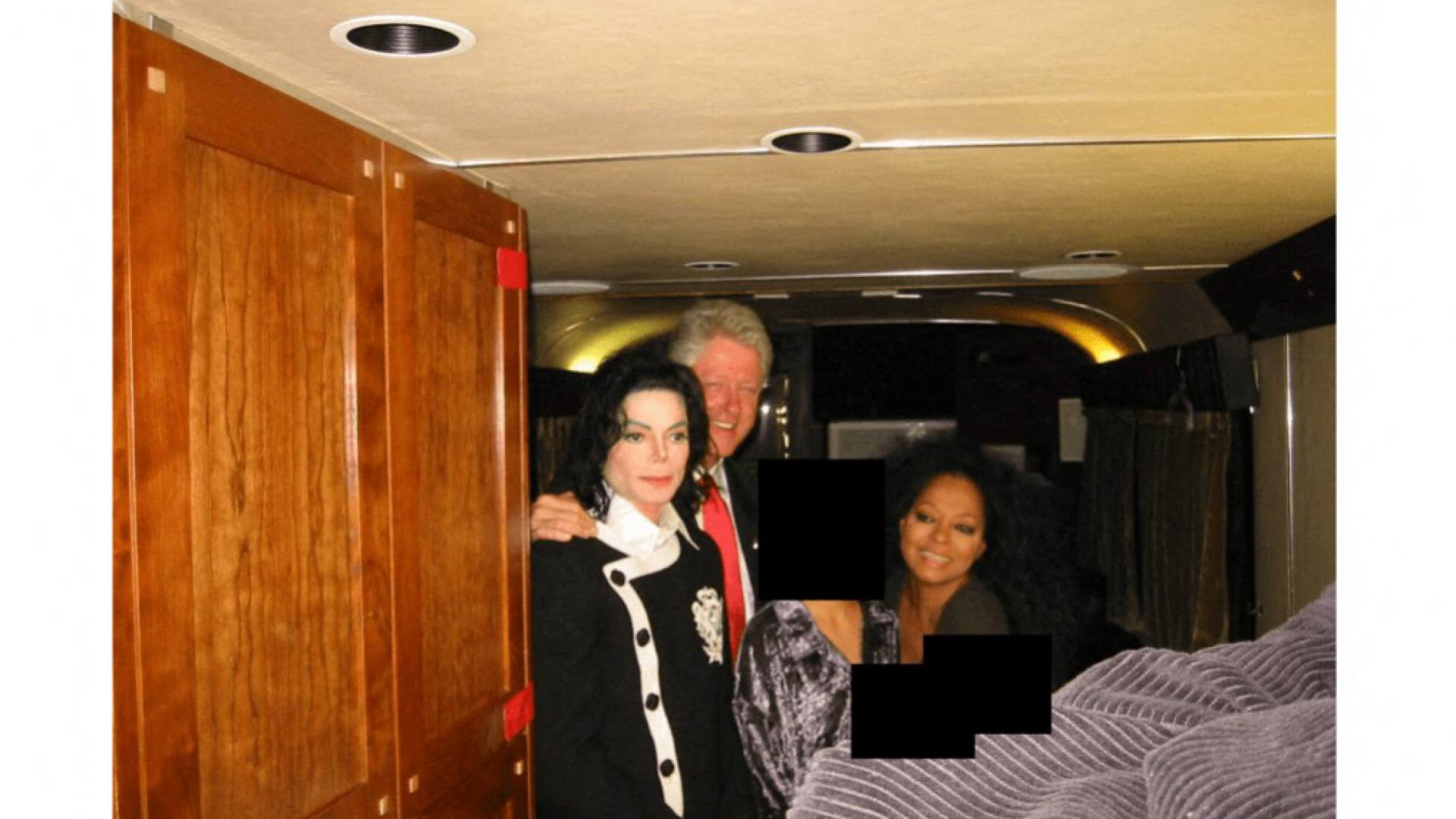 البيت الأبيض ينشر وثائق إبستين: هل يتورط ترمب وكلينتون في شبكة النخبة؟