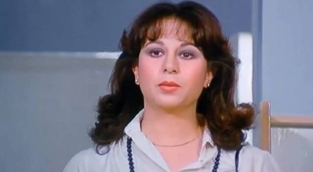 الفنانة سمية الألفي