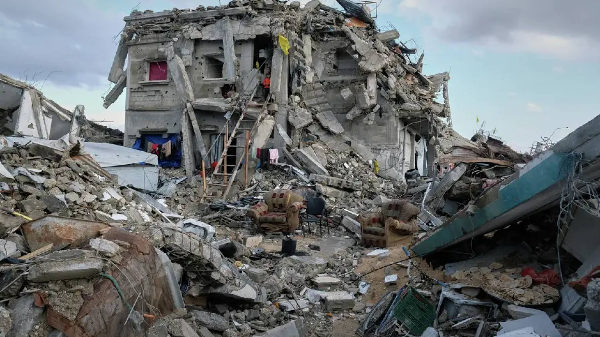 5 شهداء في قصف "إسرائيلي" على حي التفاح وحماس تندد باستهداف المدنيين