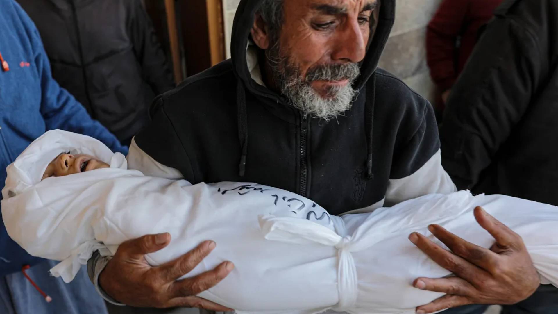 صحة غزة: حصيلة الشهداء تتجاوز 70 ألفا.. ومئات الضحايا بعد "إعلان وقف النار"