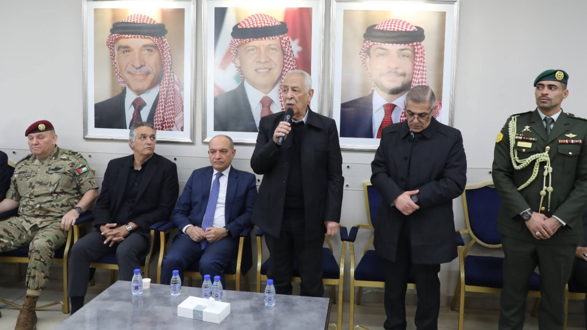 مندوبا عن الملك وولي العهد.. العيسوي يعزي بوفاة اللواء المتقاعد محمد العضايلة 