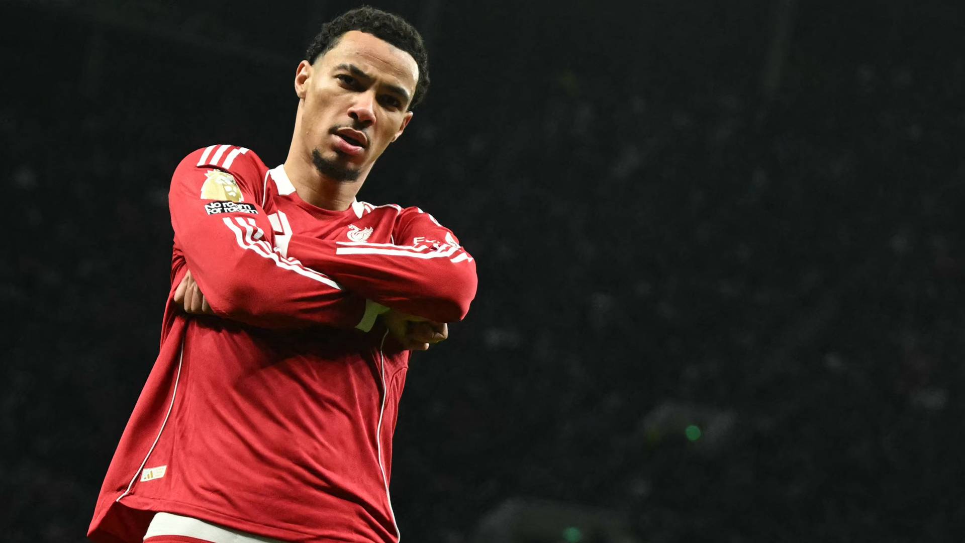 ليفربول يعود بانتصار ثمين من معقل توتنهام وإصابة مقلقة لنجمه 