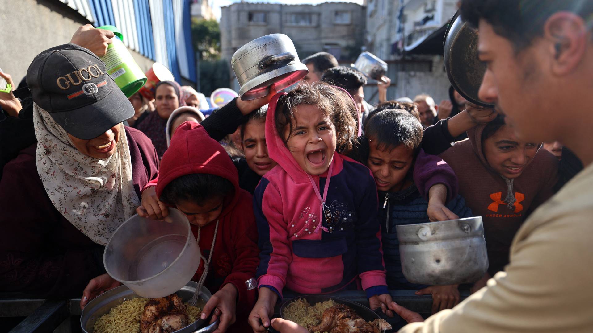 "كارثة صحية" في غزة.. توقف 99% من عمليات العظام و110 آلاف طفل يواجهون "شبح سوء التغذية"