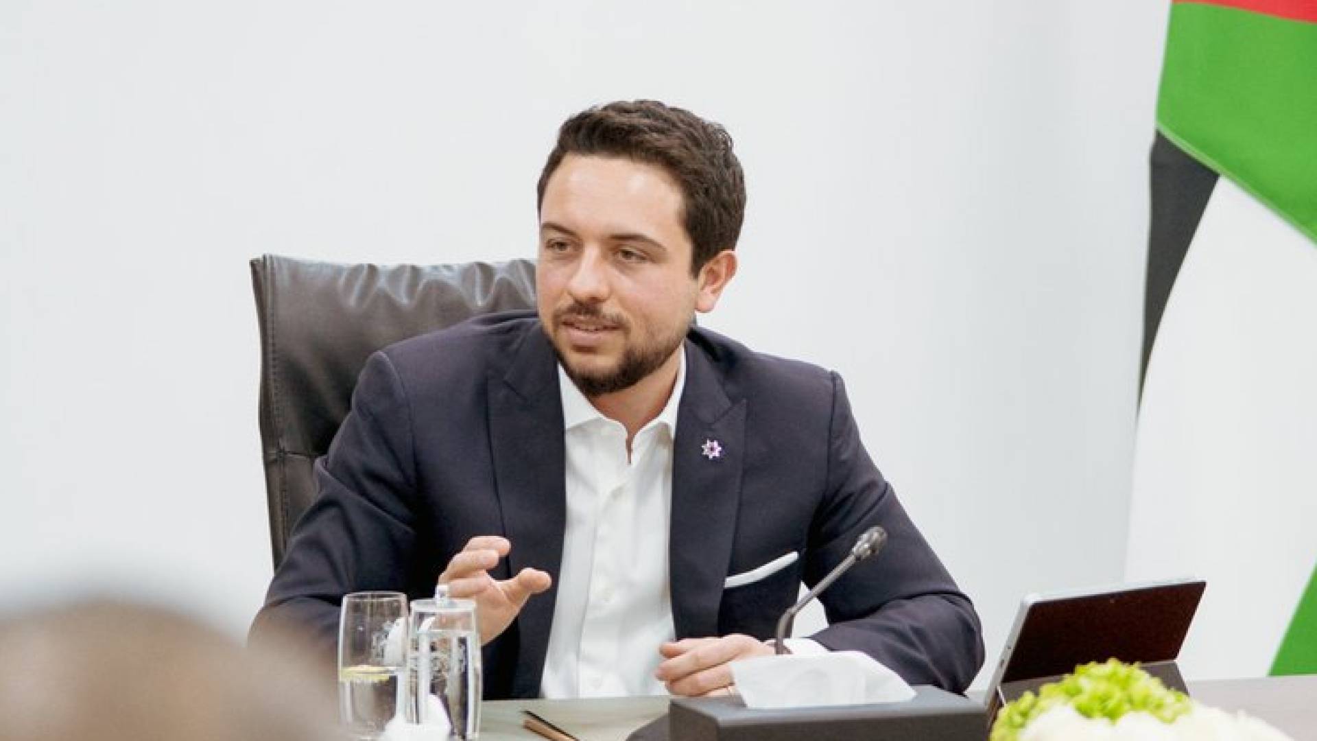 ولي العهد يترأس اجتماعا للاطلاع على البرنامج التنفيذي لاستراتيجية النظافة والحد من الإلقاء العشوائي للنفايات.. صور 