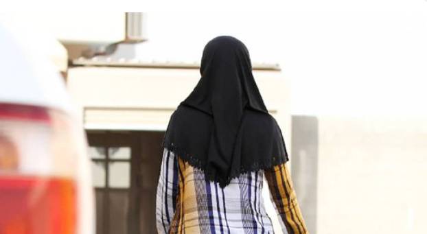 عاملة منزل