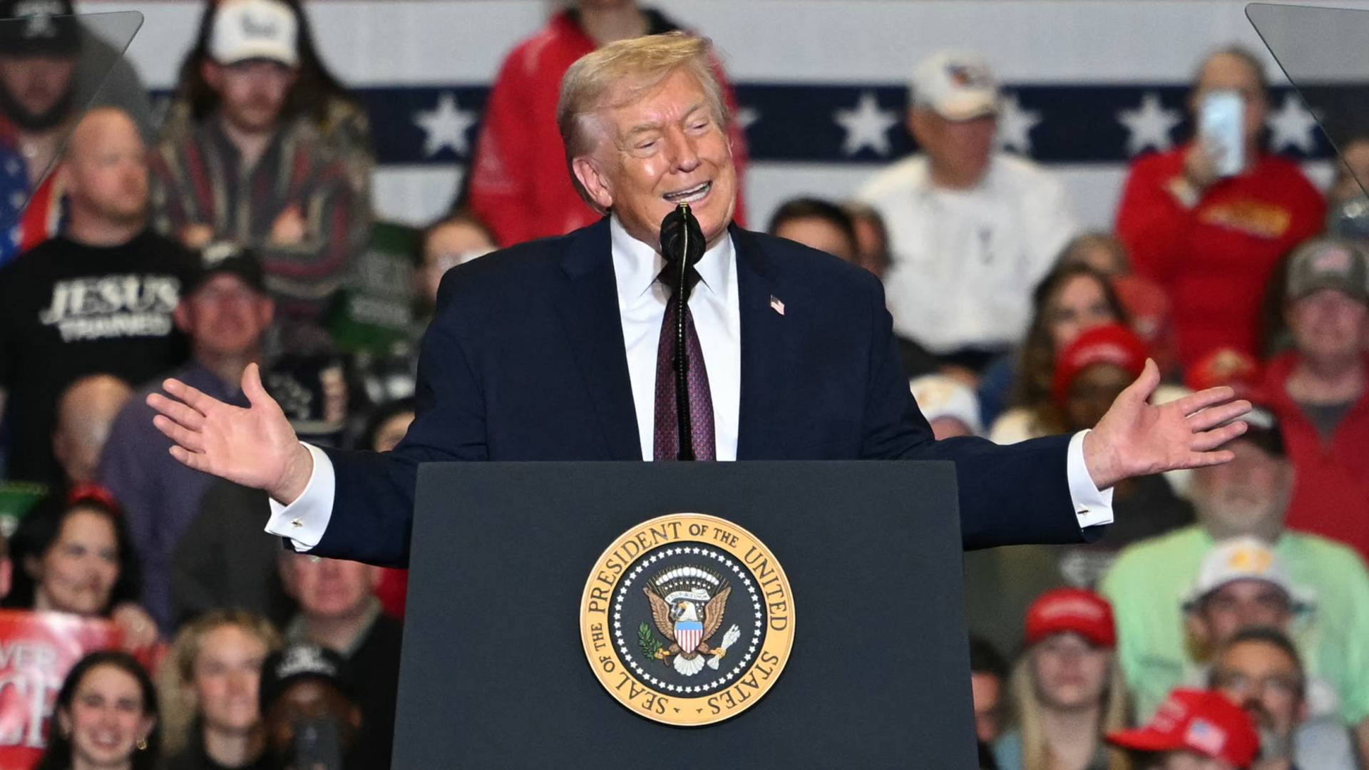 ترمب يطيح بعشرات السفراء من عهد بايدن.. ورابطة السلك الخارجي تحذر من تقويض مصداقية واشنطن