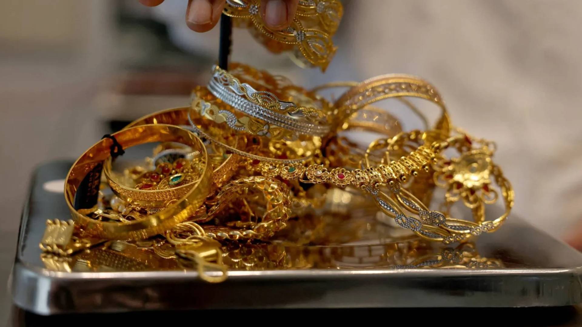 "يوم للتاريخ".. الذهب يكتسح حاجز الـ 4500 دولار عالميا ويسجل قمة غير مسبوقة #عاجل 