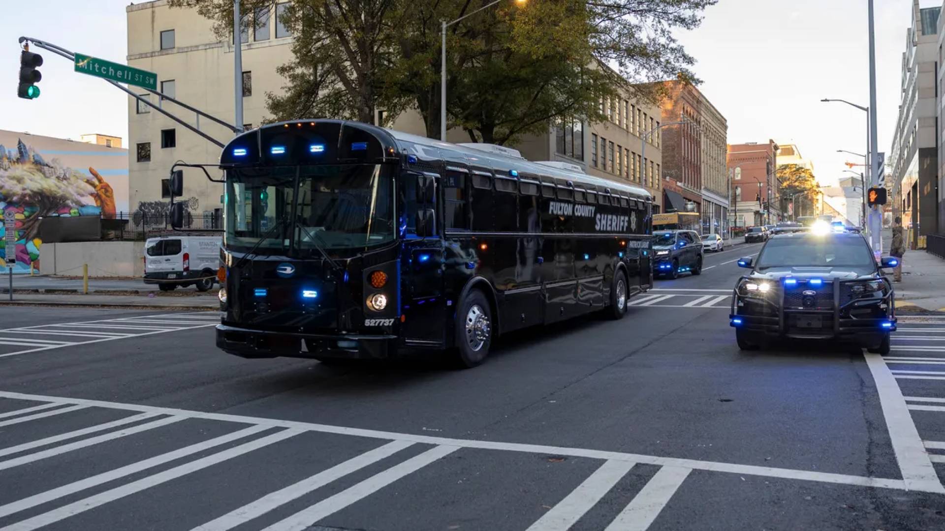 "خطر على الجميع".. هروب 3 نزلاء بينهم "قاتل" من سجن بالولايات المتحدة والسلطات تطلق تحذيرات