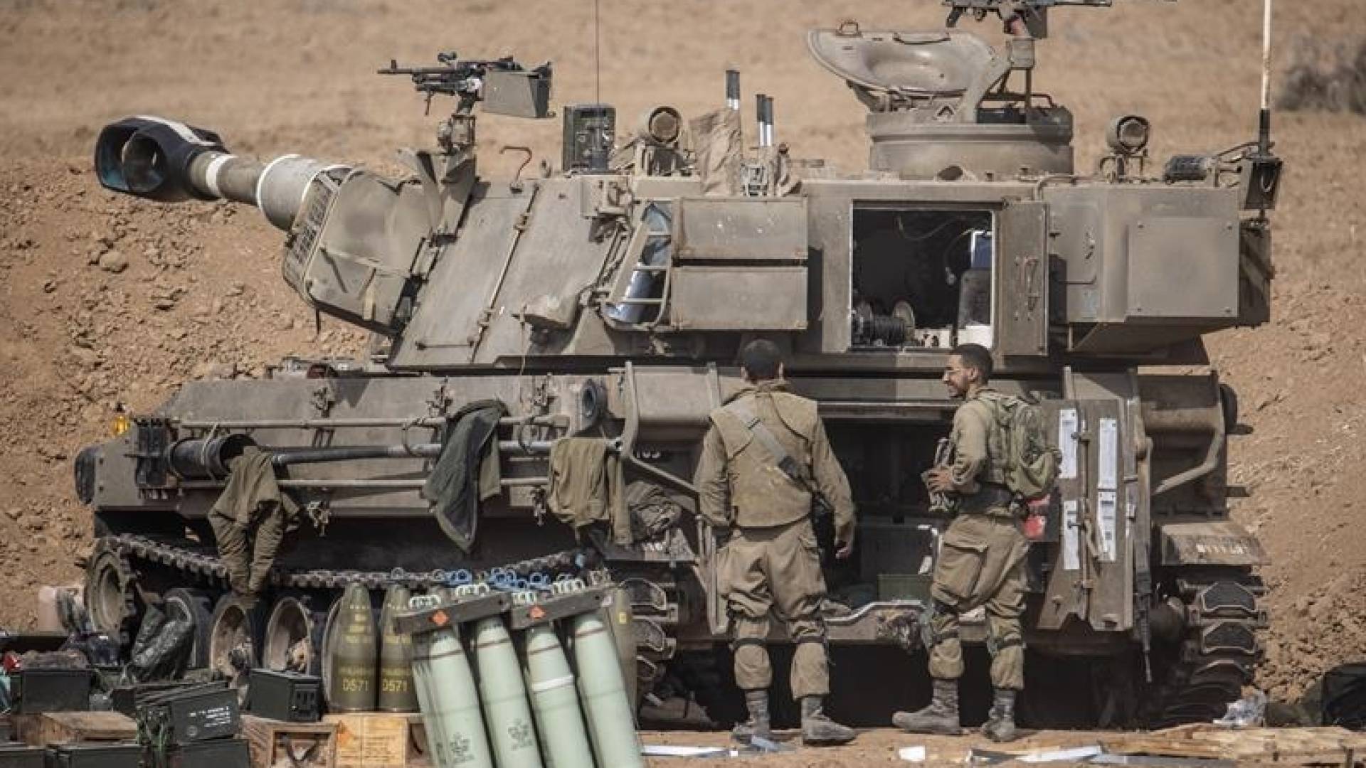 الِاحْتِلَالُ يُكَثِّفُ غَارَاتِهِ عَلَى غَزَّة.. وَخُرُوقَاتٌ مُسْتَمِرَّةٌ لِلْهُدْنَة 