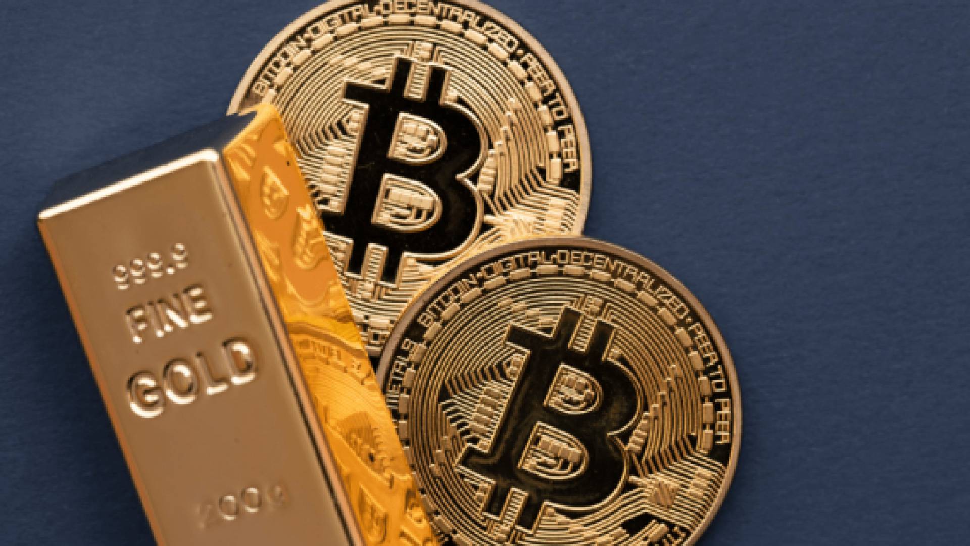 الذهب يقترب من "انفجار تاريخي".. والبيتكوين تصارع للبقاء