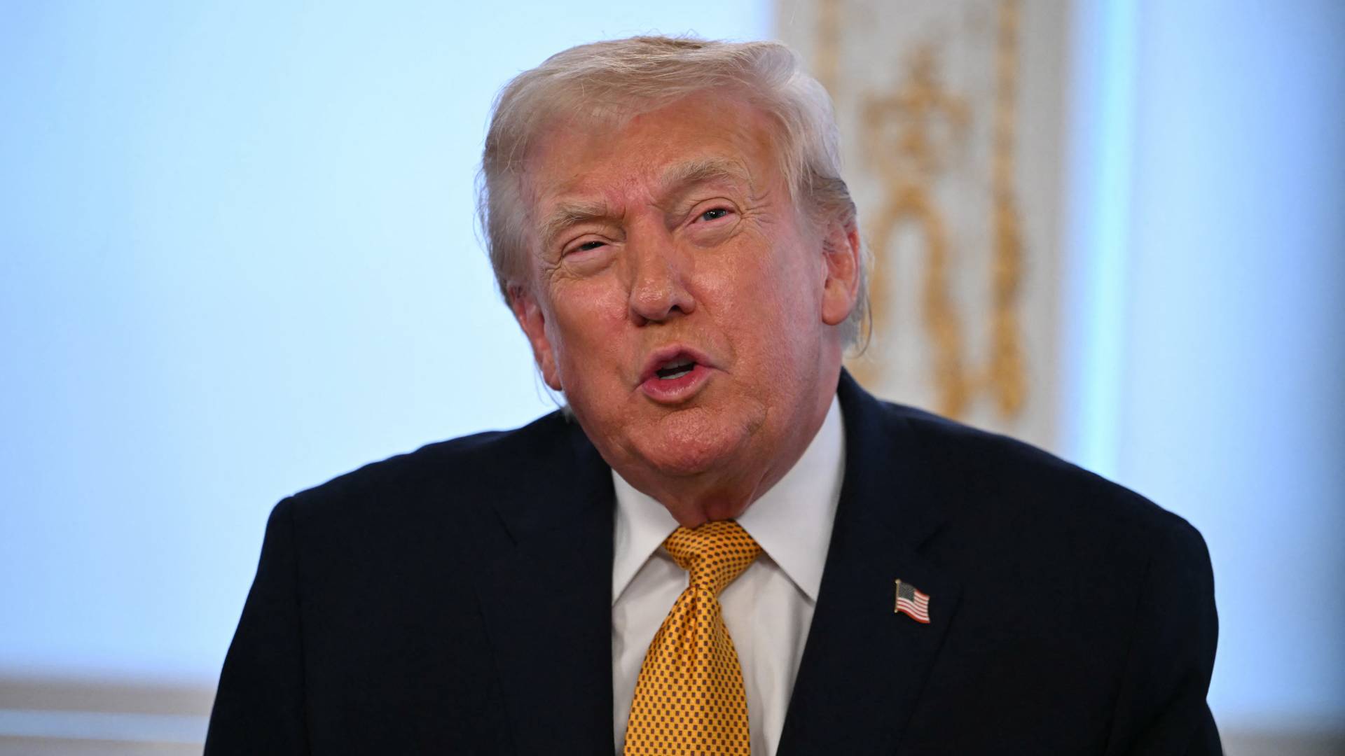 بَعْدَ عَامٍ مِنَ العَوْدَةِ.. تَرَاجُعُ شَعْبِيَّةِ ترمب يُنْذِرُ بِصِرَاعٍ مَصِيرِيٍّ فِي الِانْتِخَابَاتِ النِّصْفِيَّةِ 2026 