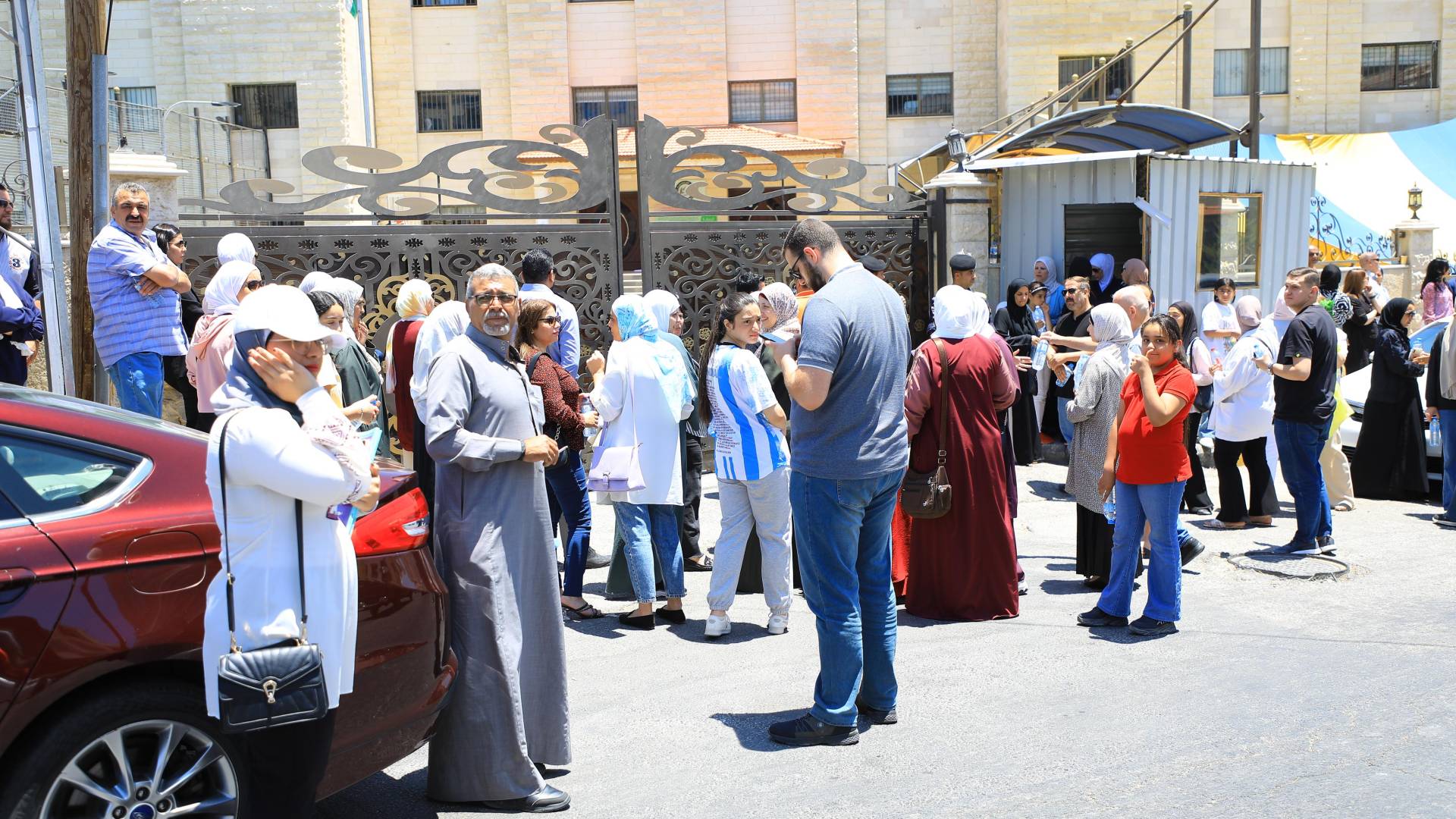 33 ألف طالب يؤدون أولى امتحانات تكميلية التوجيهي في الأردن السبت