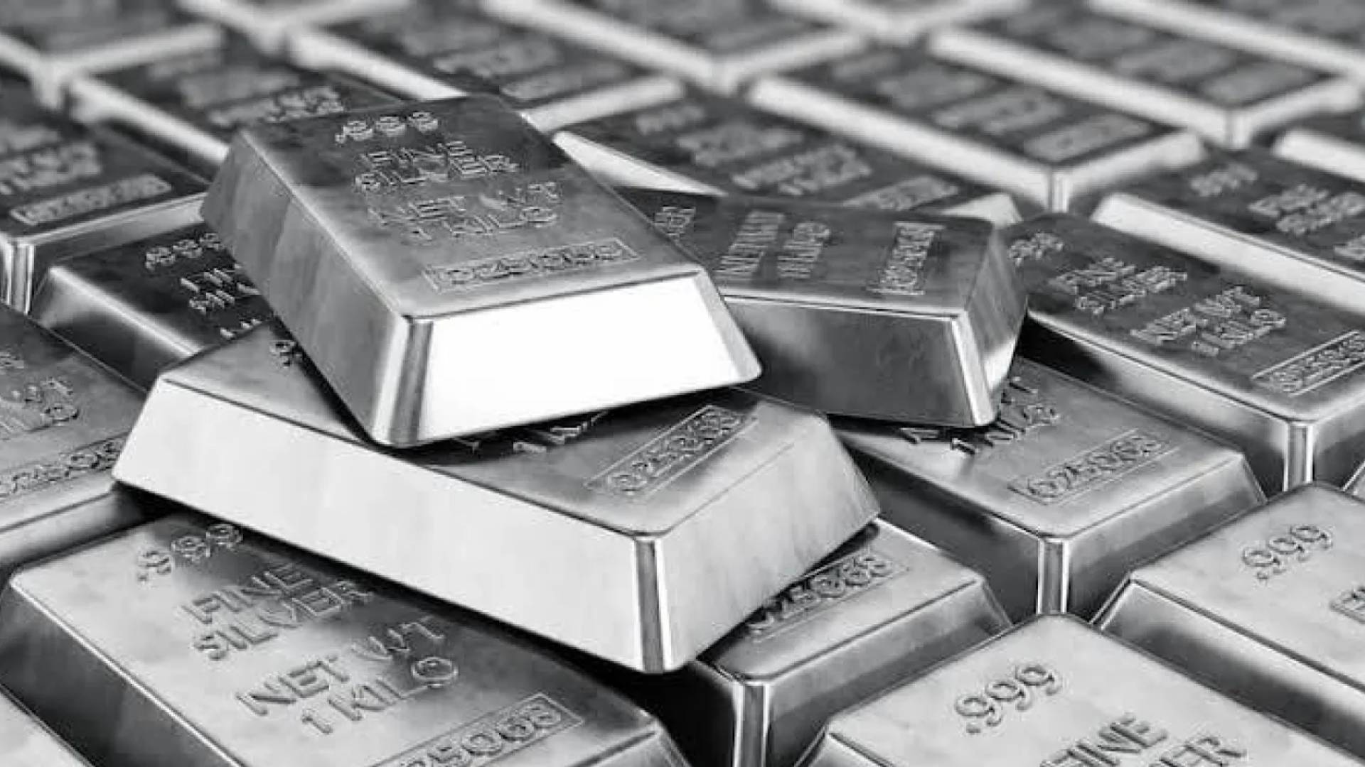 قفزة غير مسبوقة للفضة: إغلاق عند 77.196 دولار مع مكاسب يومية قياسية