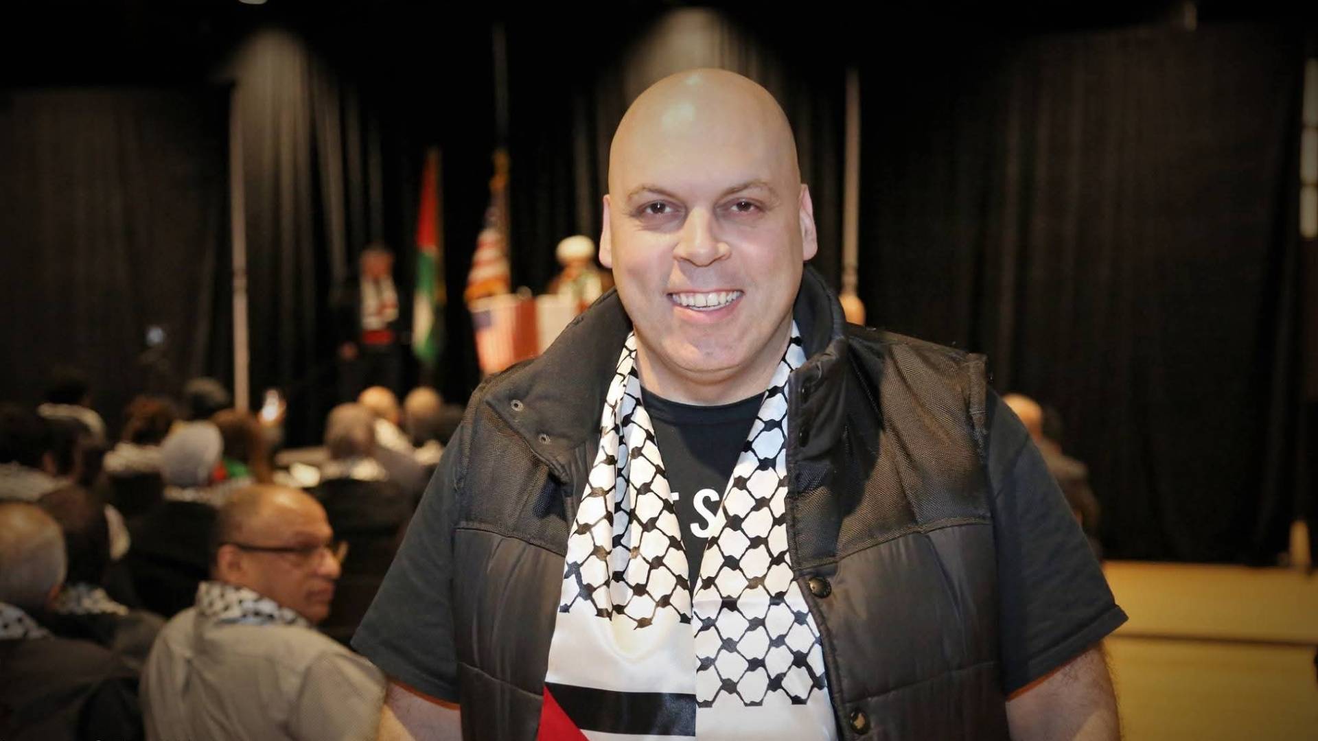 "الكوميديا تهمة تحريض".. الاحتلال يفرج عن الفنان عامر زاهر بعد اعتقاله في الناصرة