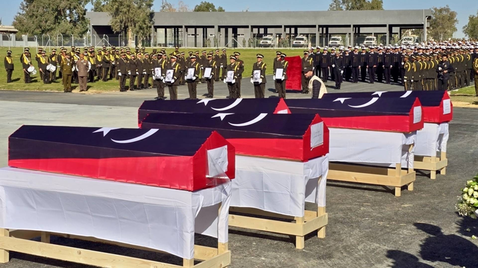 وصول جثامين ضحايا الطائرة الليبية إلى طرابلس.. ومراسم تأبين رسمية