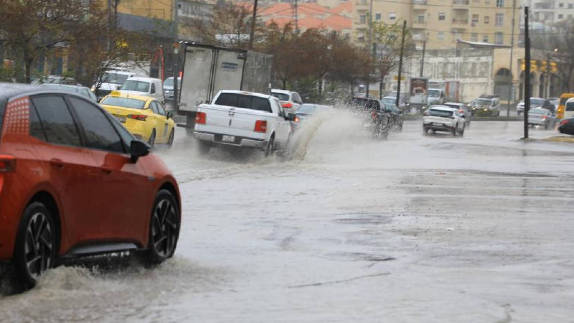 الأرصاد: أمطار غزيرة في شمال ووسط الأردن وتحذير من السيول