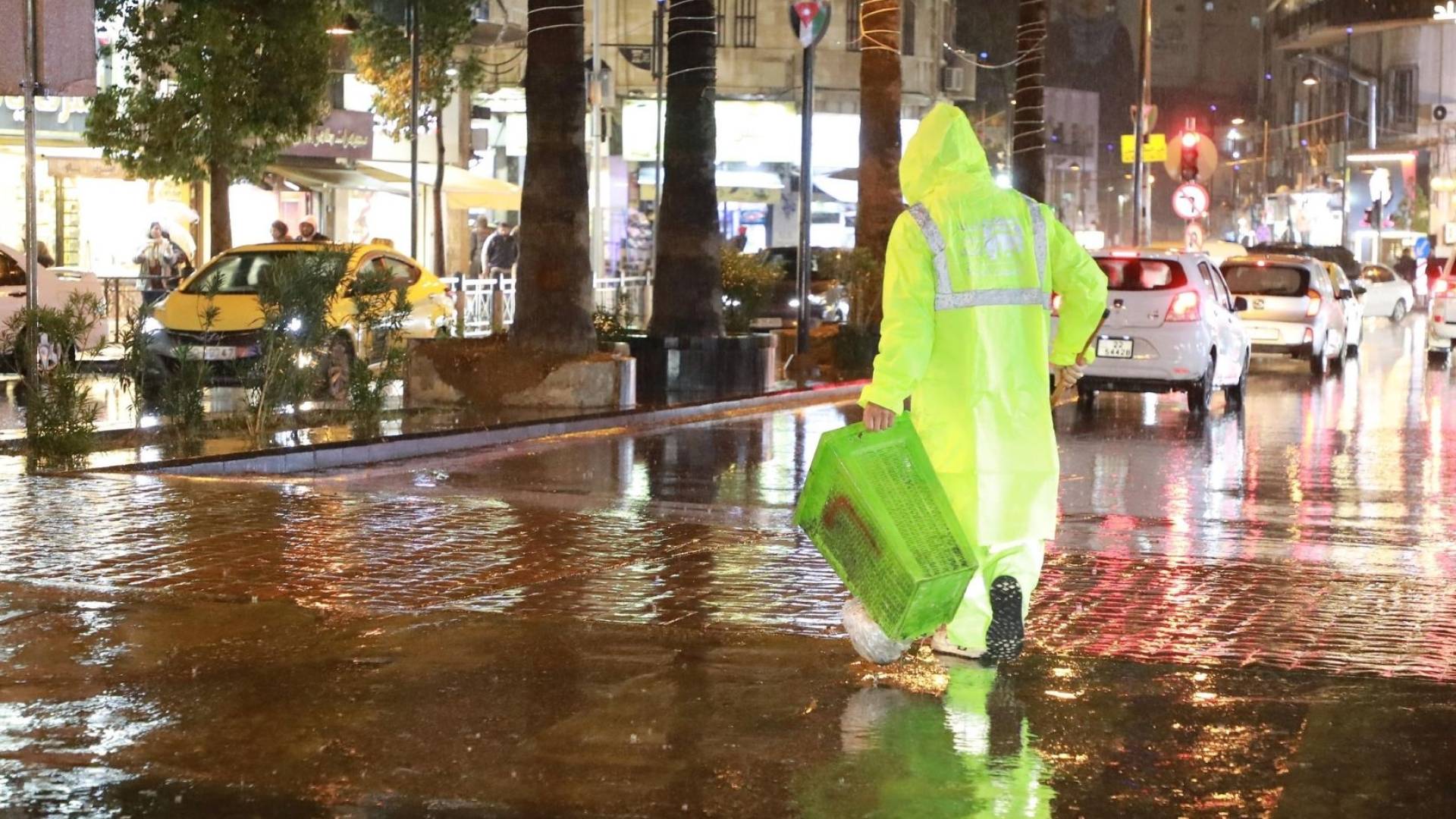 طقس العرب: أجواء شديدة البرودة وأمطار غزيرة صباح الأحد في الأردن ومنخفض جوي جديد الإثنين