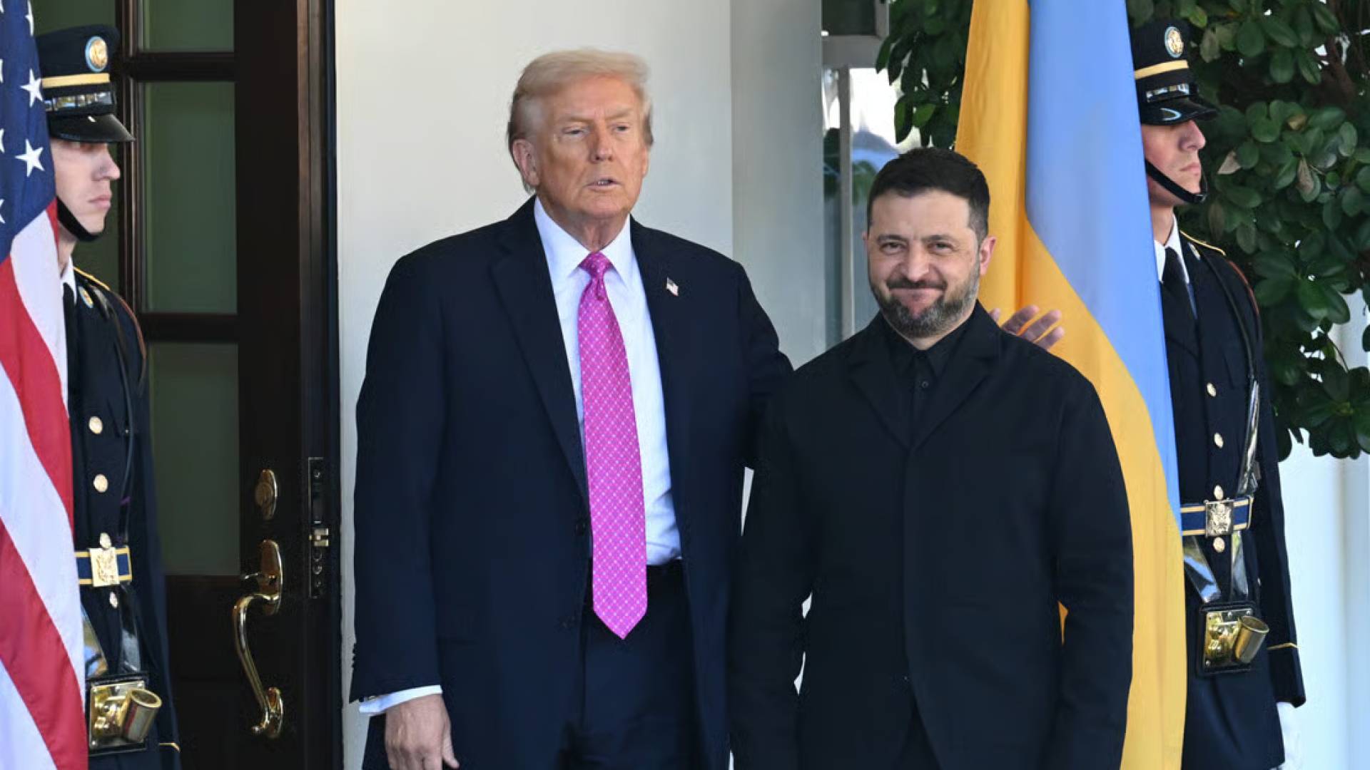 زيلينسكي من فلوريدا: لا استسلام لموسكو.. وأمن أوكرانيا "خط أحمر" في محادثات ترمب