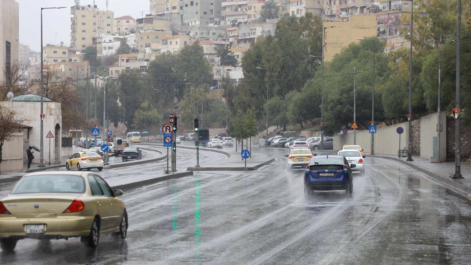 الأردن تحت تأثير منخفض جوي جديد.. أمطار غزيرة وسيول ورياح قوية الاثنين