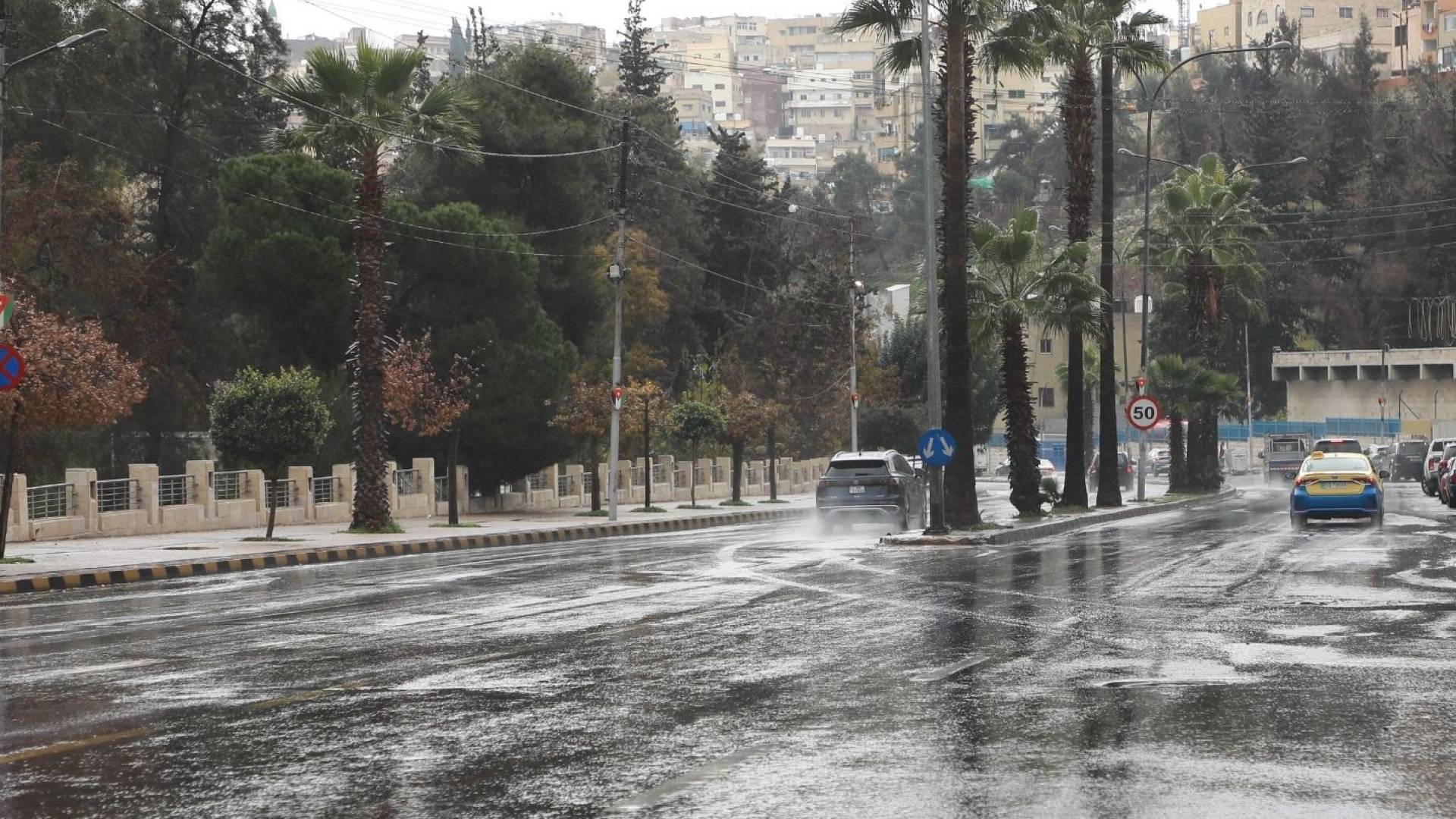 طقس العرب يوضح تفاصيل المنخفض الجوي في الأردن الاثنين